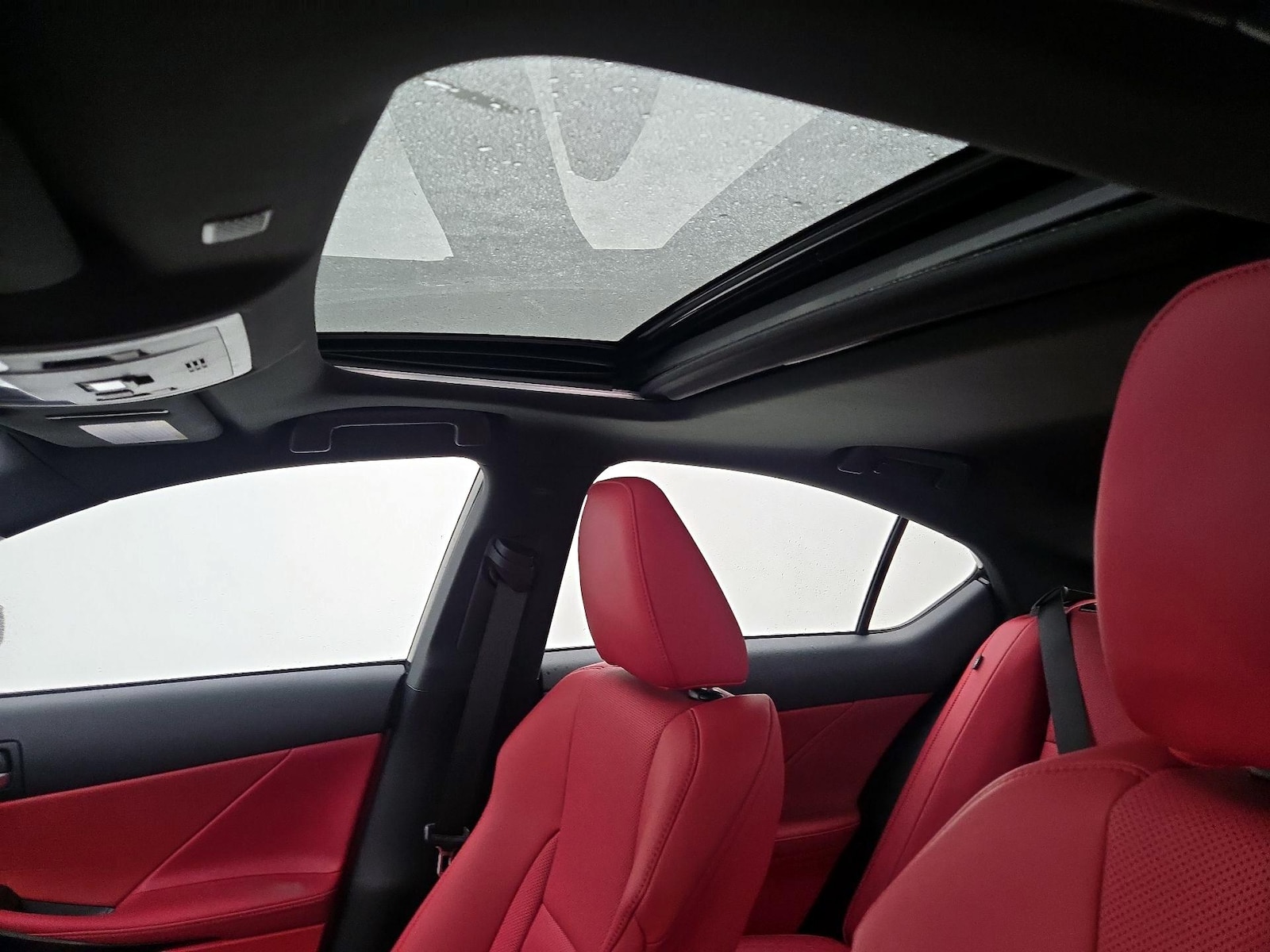 Sunroof(s) & Overhead Airbags