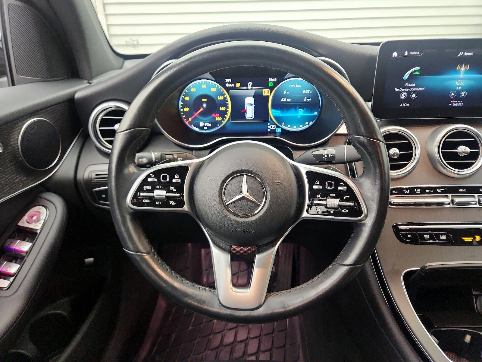2022 Mercedes-Benz GLC GLC300 - Photo 11
