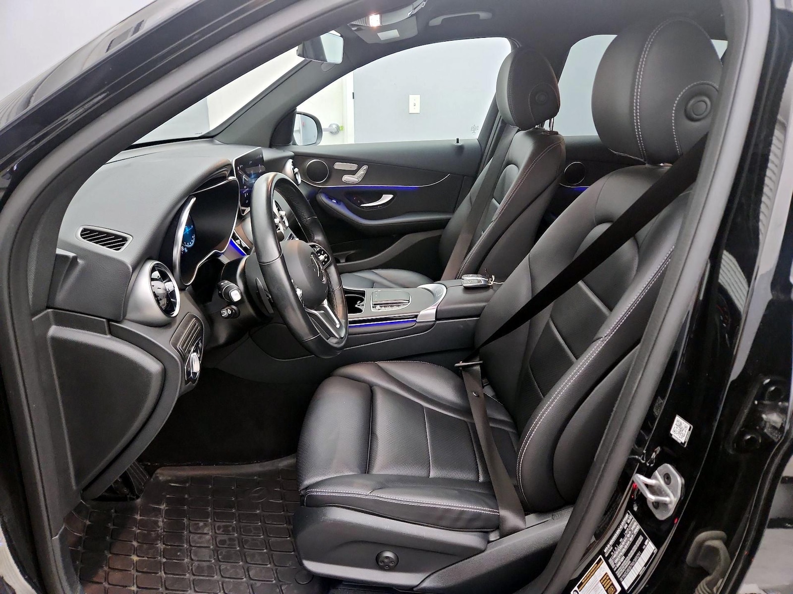 2022 Mercedes-Benz GLC GLC300 - Photo 12