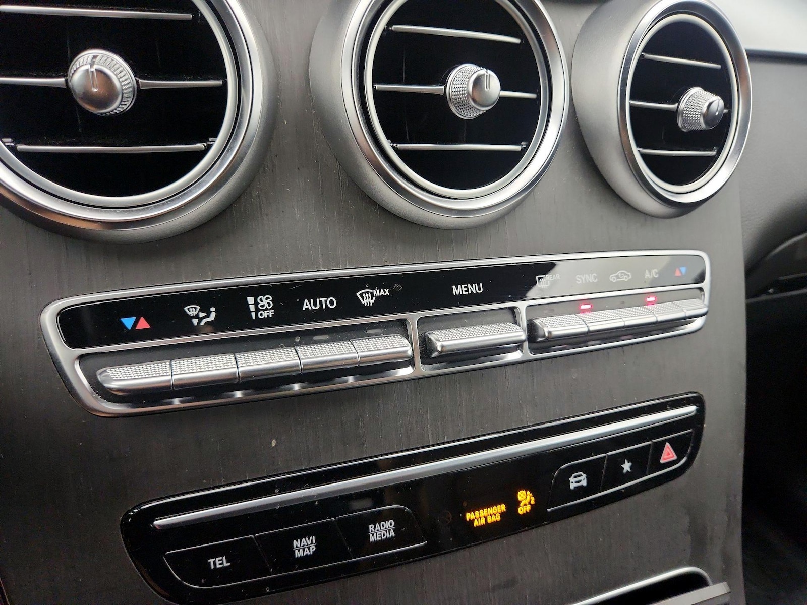 2022 Mercedes-Benz GLC GLC300 - Photo 17