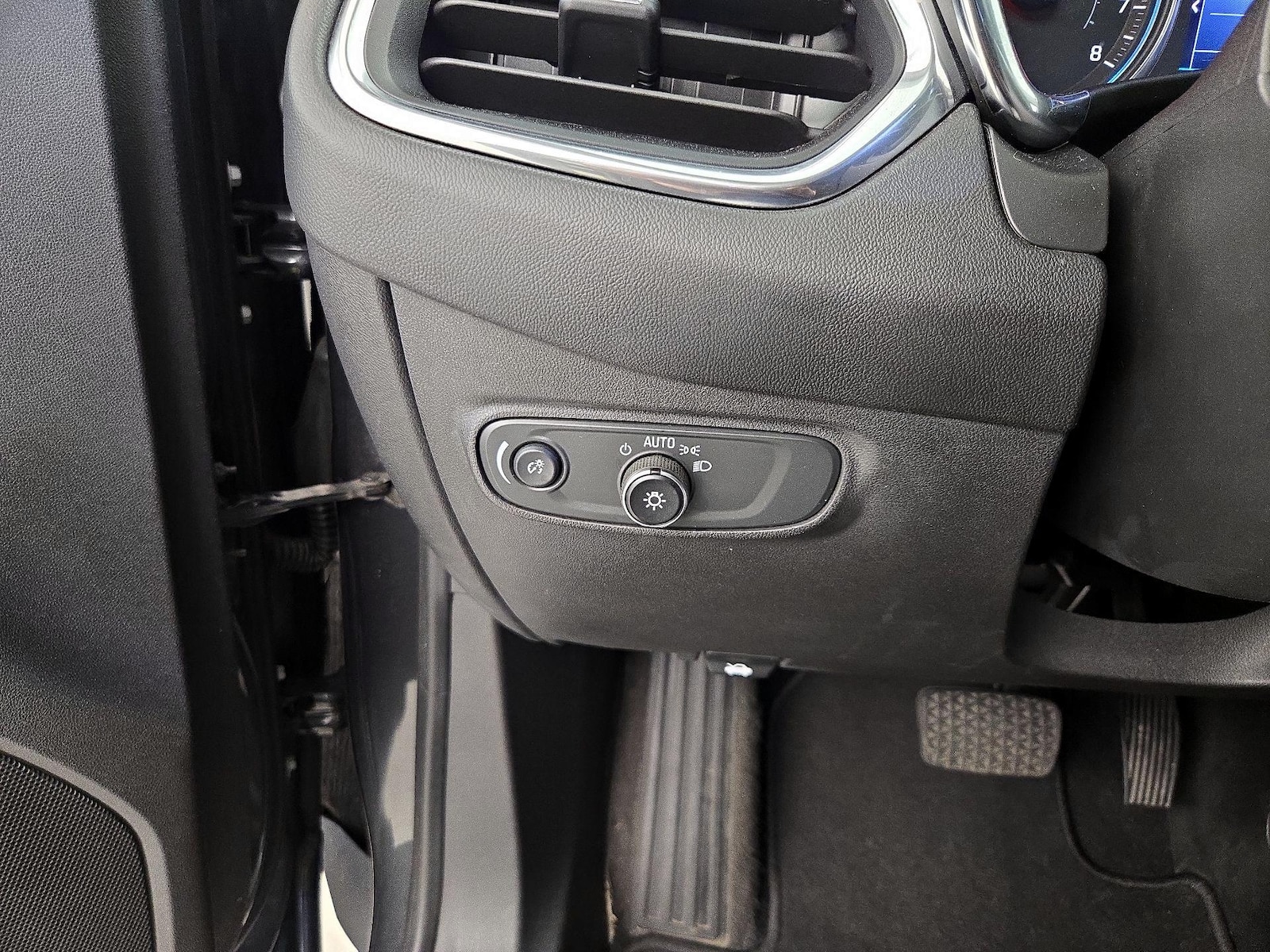 2020 Chevrolet Equinox LT - Photo 15