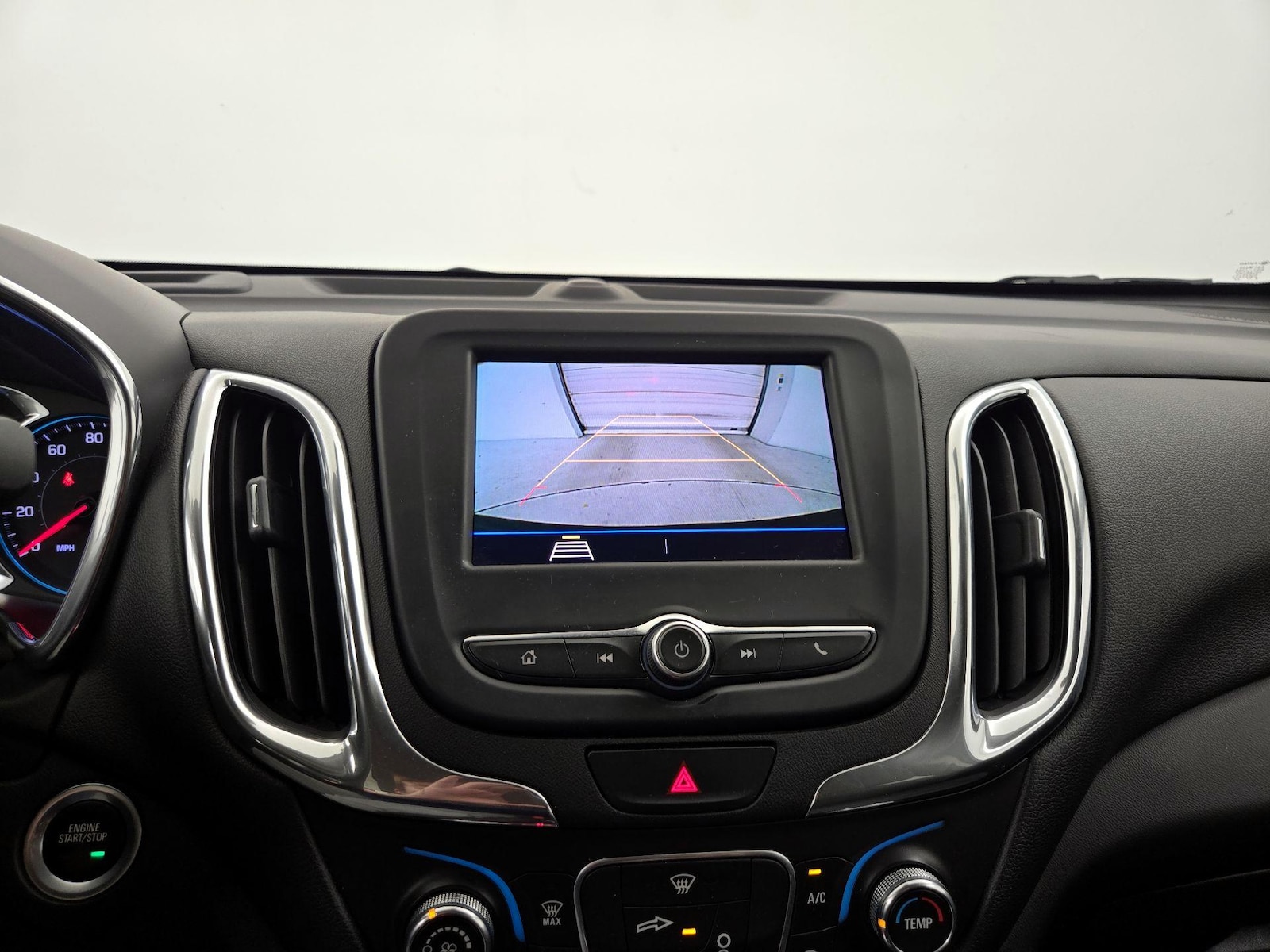 2020 Chevrolet Equinox LT - Photo 16
