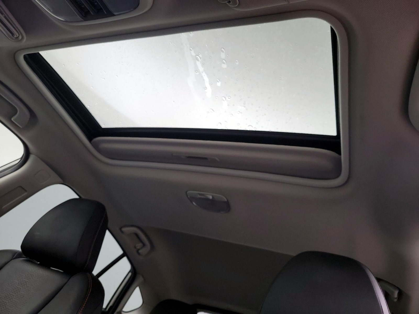 Sunroof(s) & Overhead Airbags