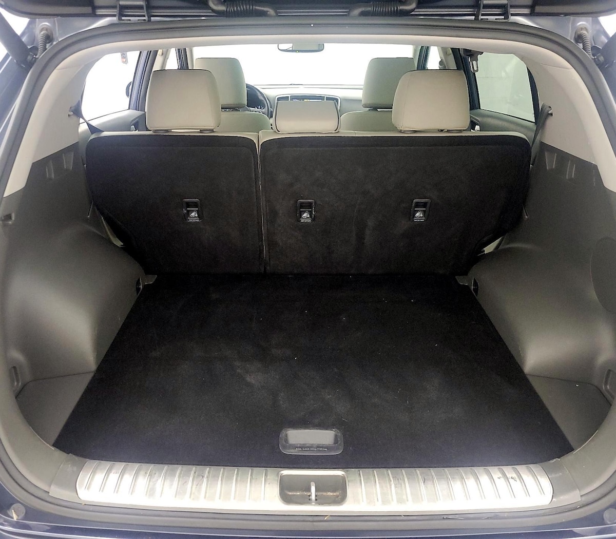 Trunk/Cargo (Seats Up)