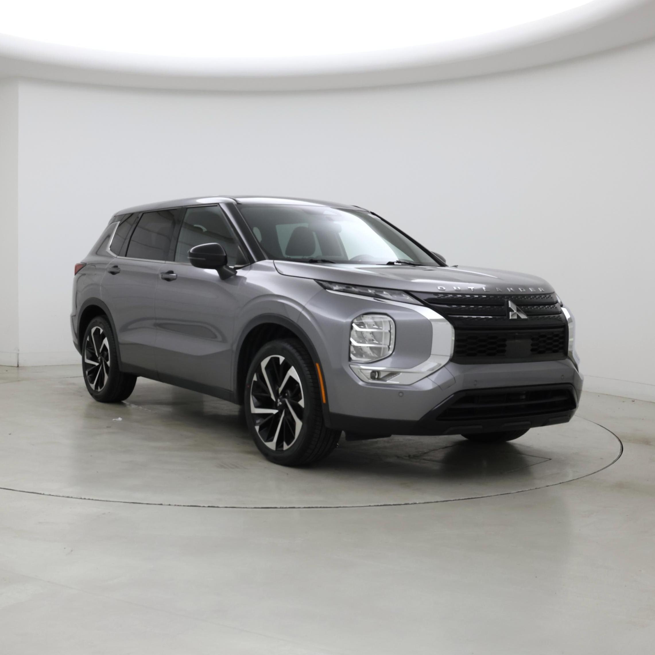 Silver 2022 Mitsubishi Outlander SUV / Crossover Front-Wheel Drive Automatic