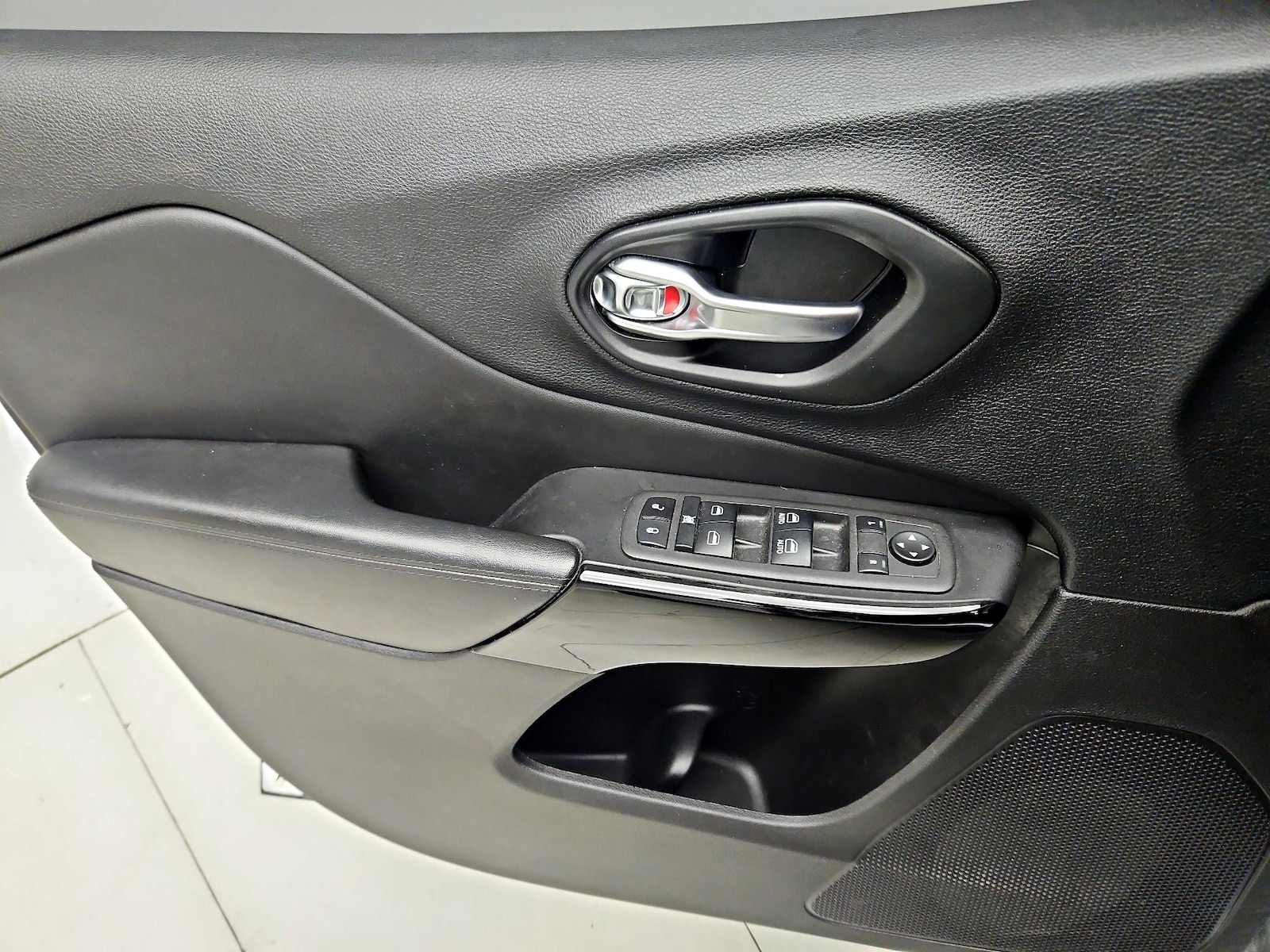 2021 Jeep Cherokee Altitude - Photo 13