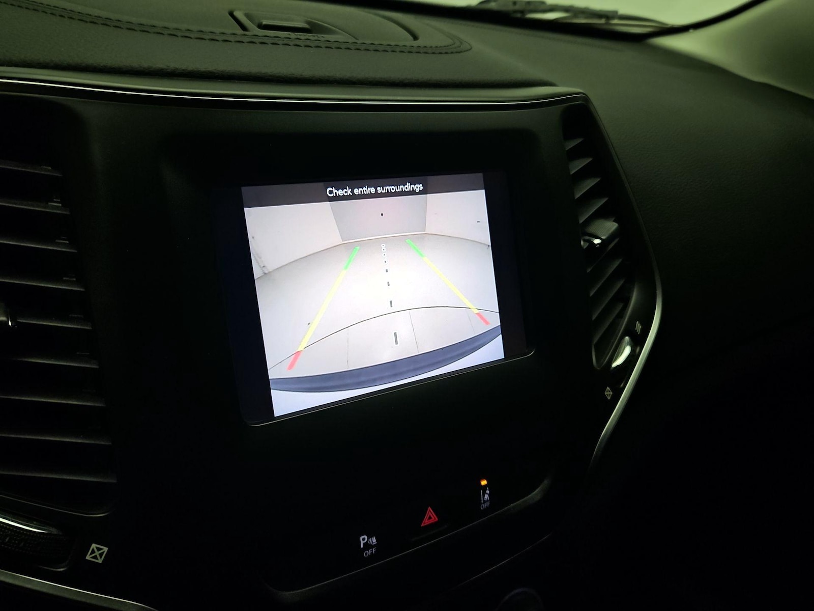 2021 Jeep Cherokee Altitude - Photo 15