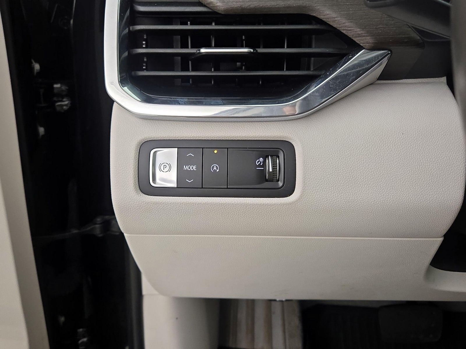 2024 GMC Acadia Denali - Photo 14