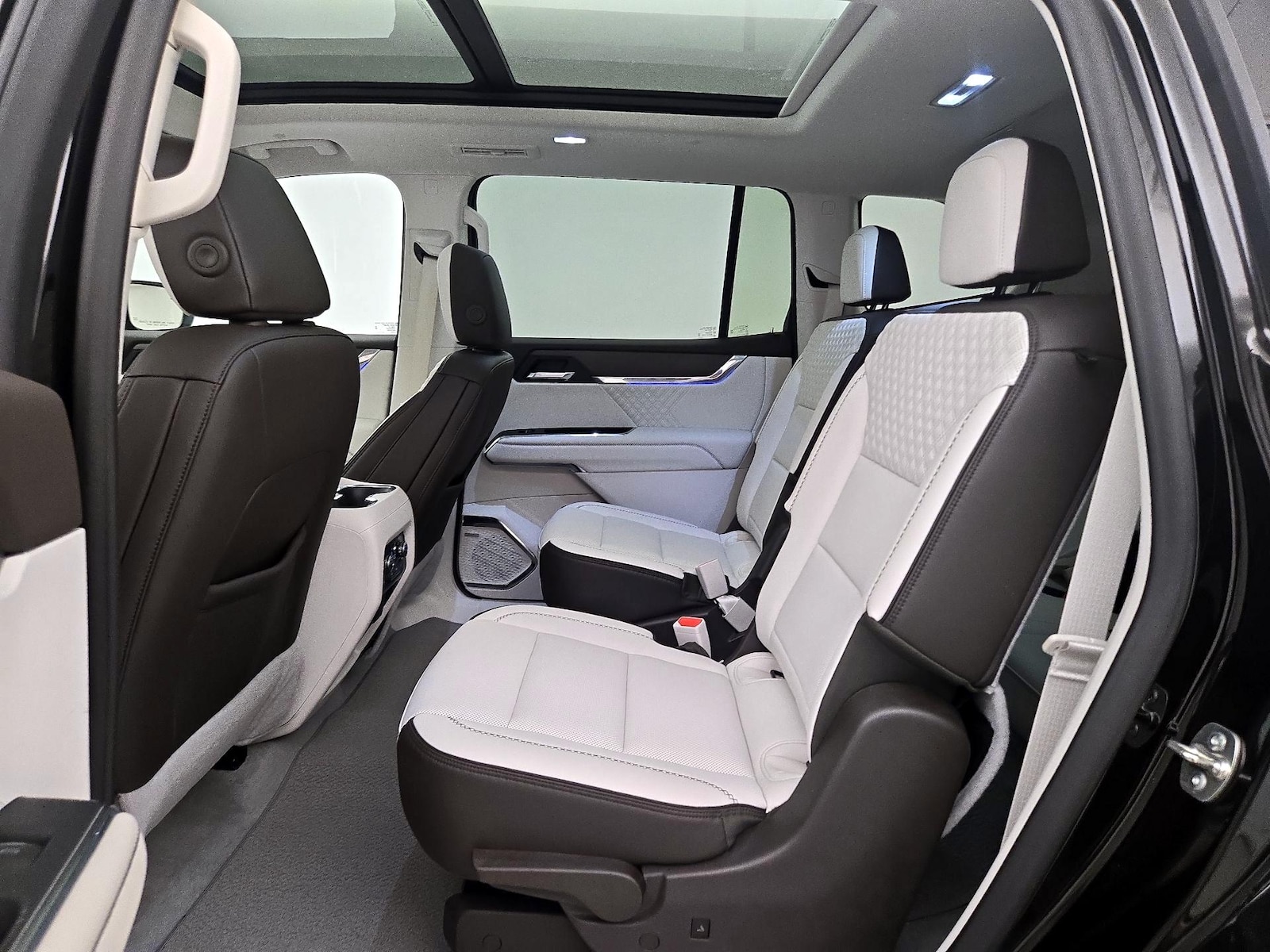 2024 GMC Acadia Denali - Photo 22