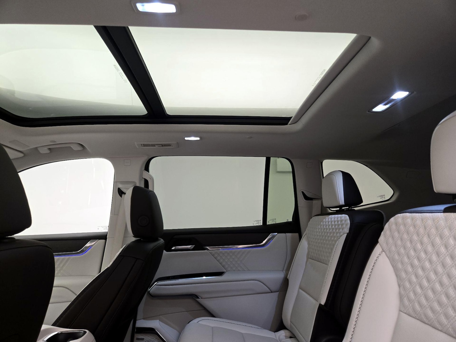 2024 GMC Acadia Denali - Photo 27