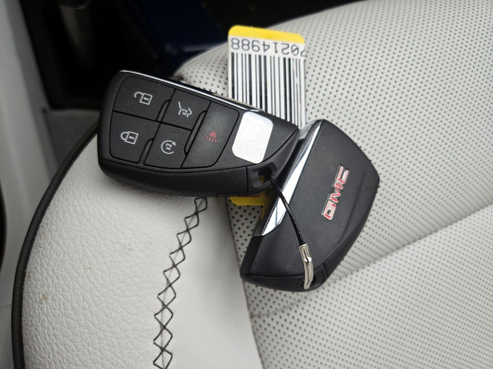 2024 GMC Acadia Denali - Photo 28