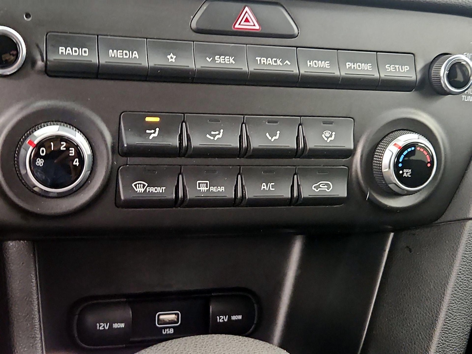 2021 Kia Sportage LX - Photo 17