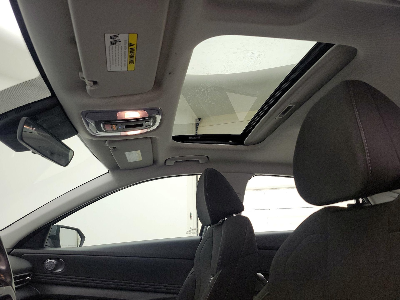 Sunroof(s) & Overhead Airbags