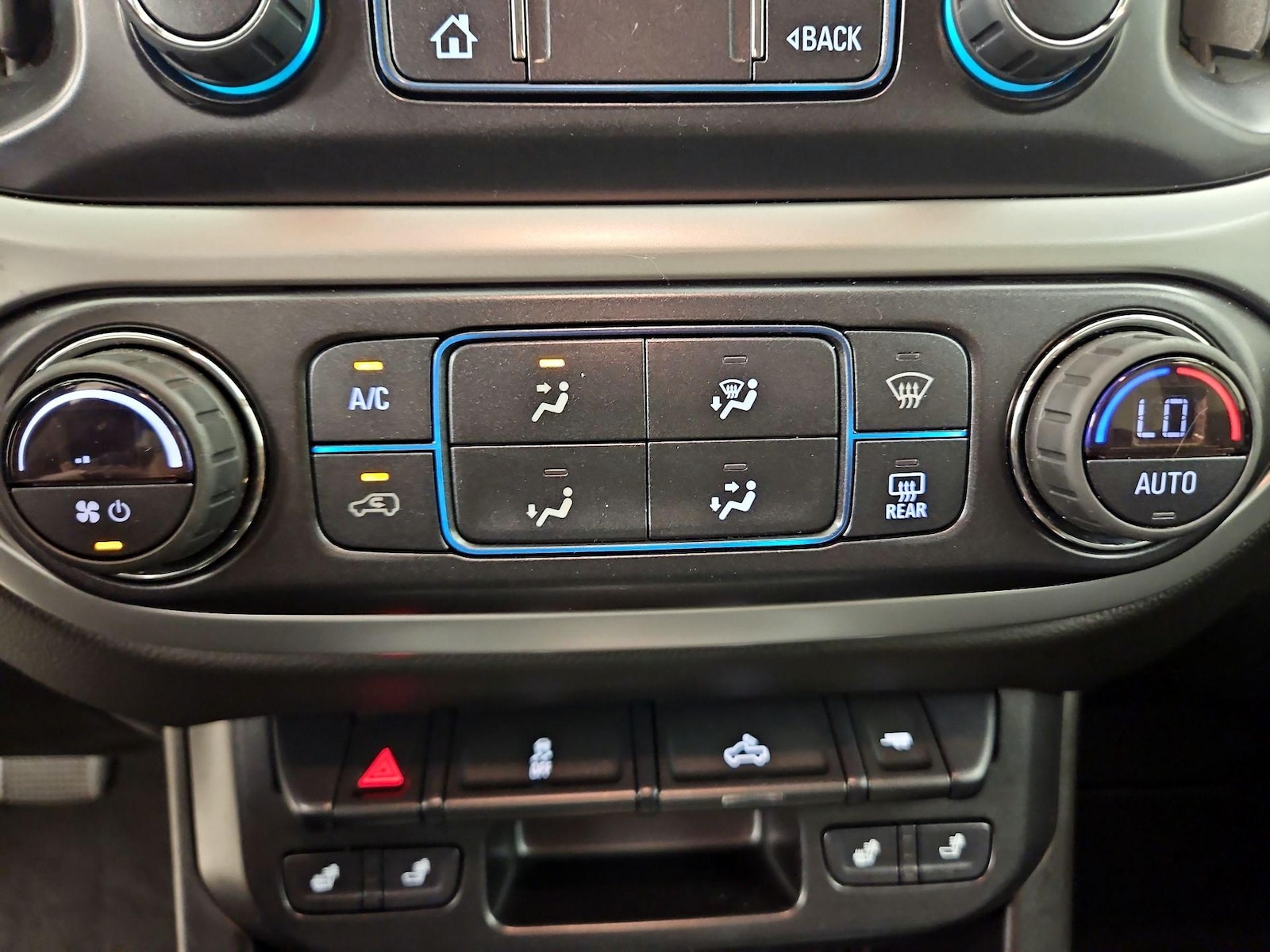 2019 Chevrolet Colorado LT - Photo 18