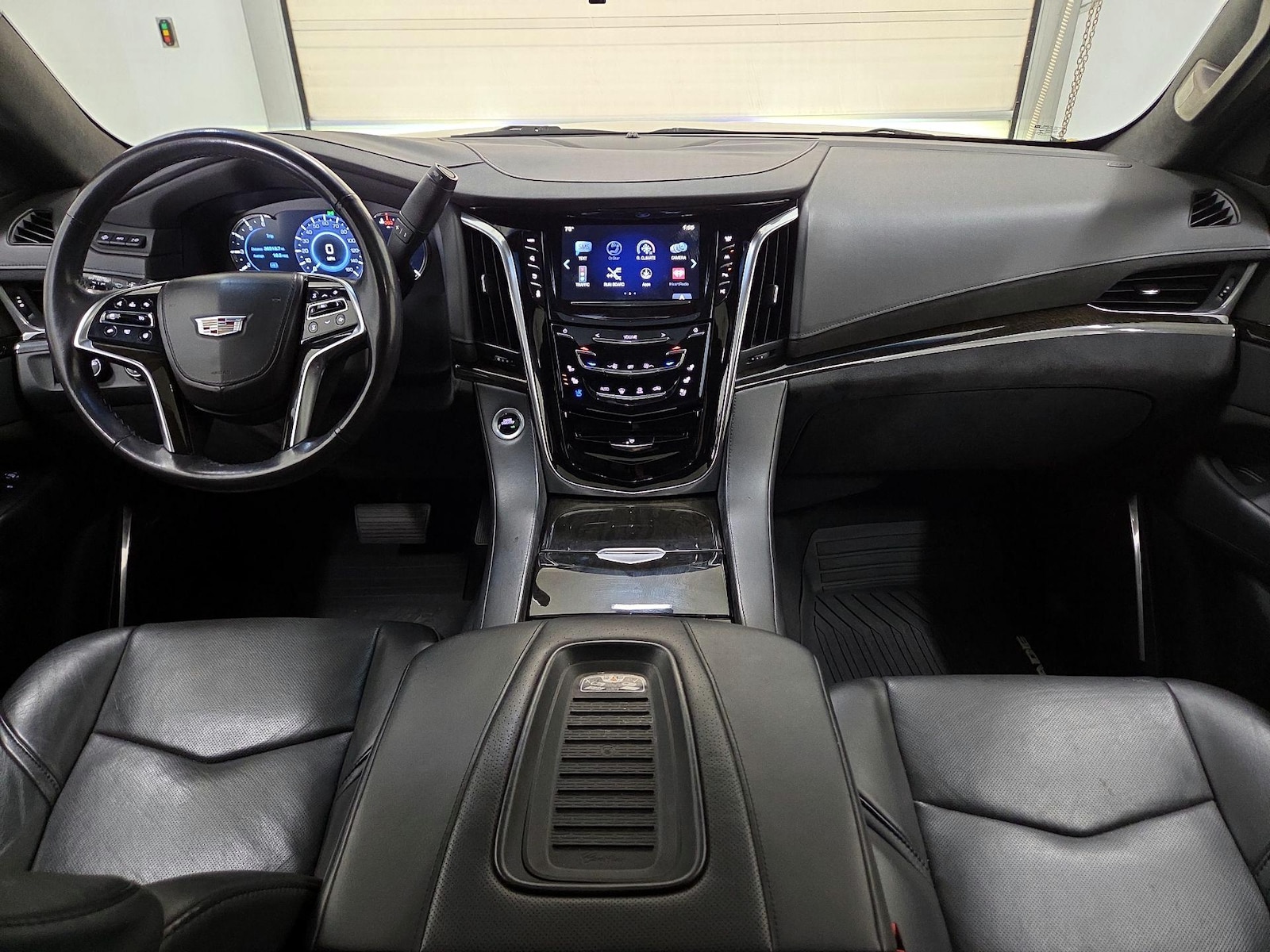 2018 Cadillac Escalade Platinum - Photo 10