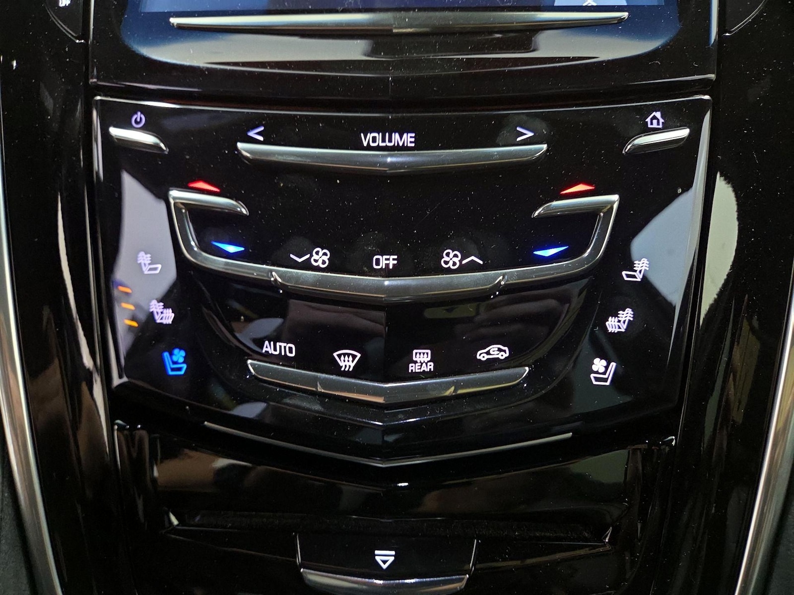2018 Cadillac Escalade Platinum - Photo 17
