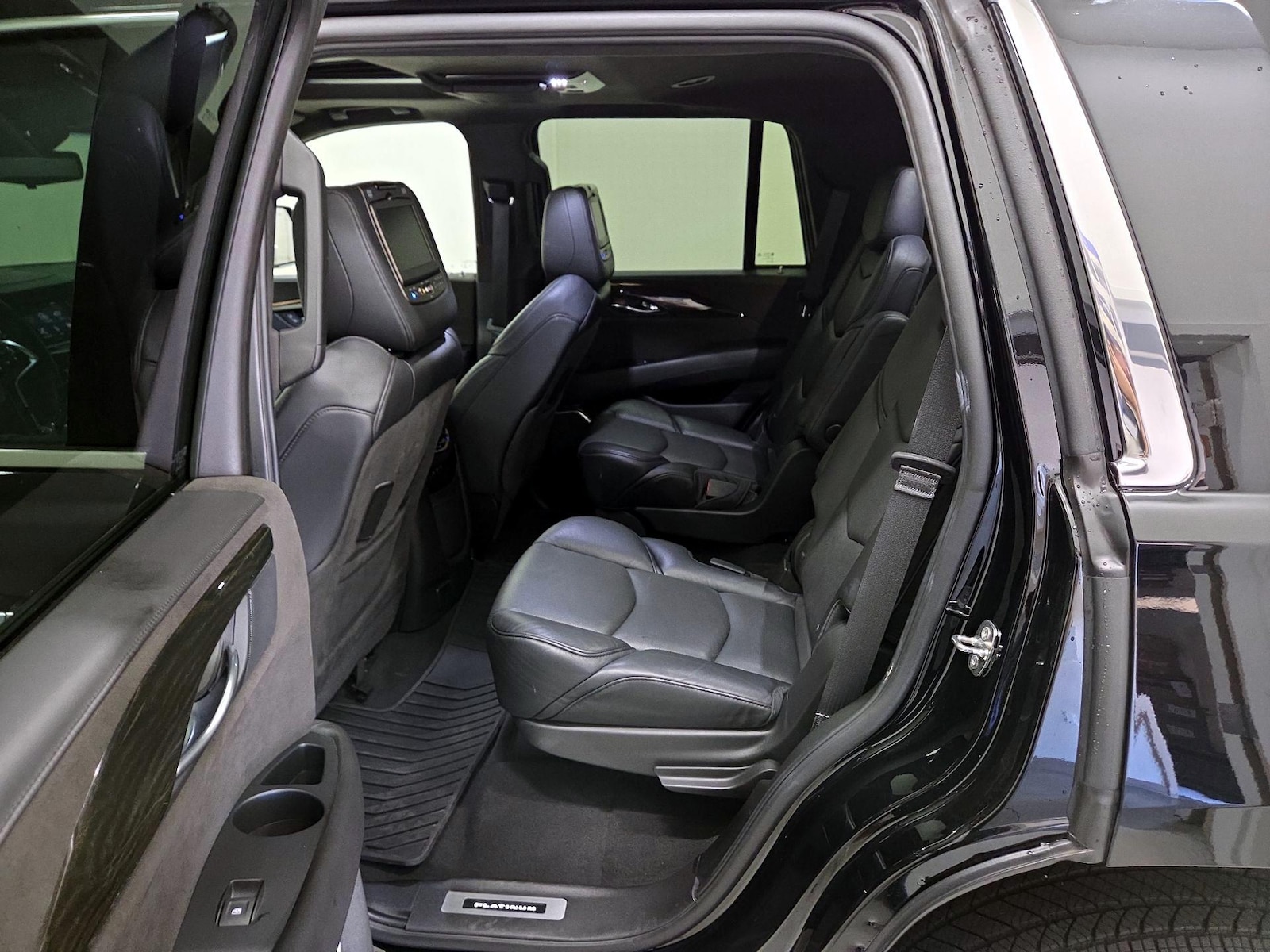 2018 Cadillac Escalade Platinum - Photo 21