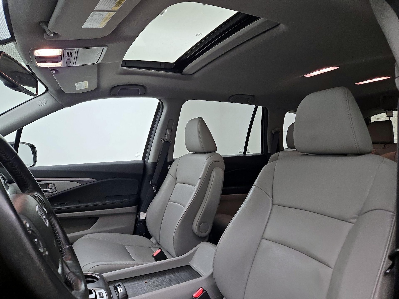 Sunroof(s) & Overhead Airbags