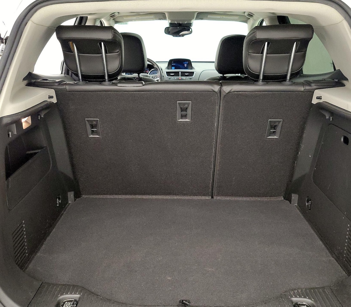 Trunk/Cargo (Seats Up)