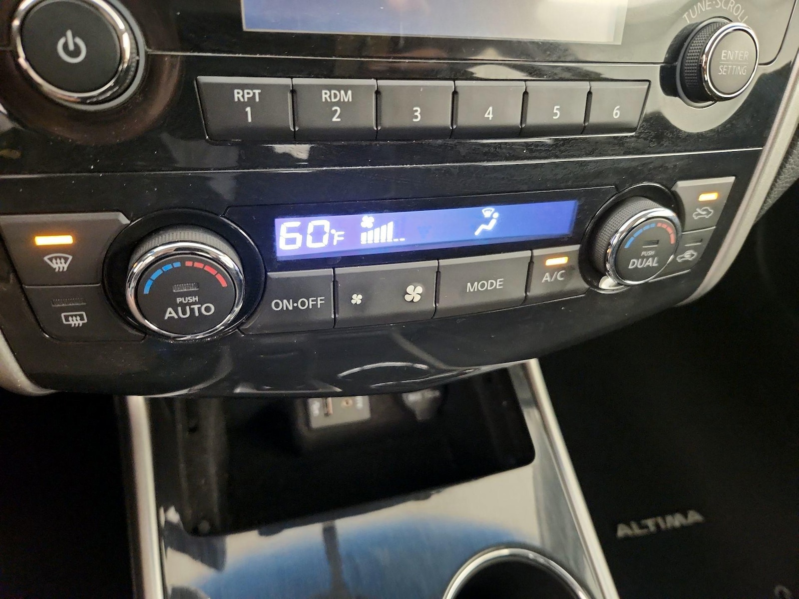 2014 Nissan Altima SV - Photo 17