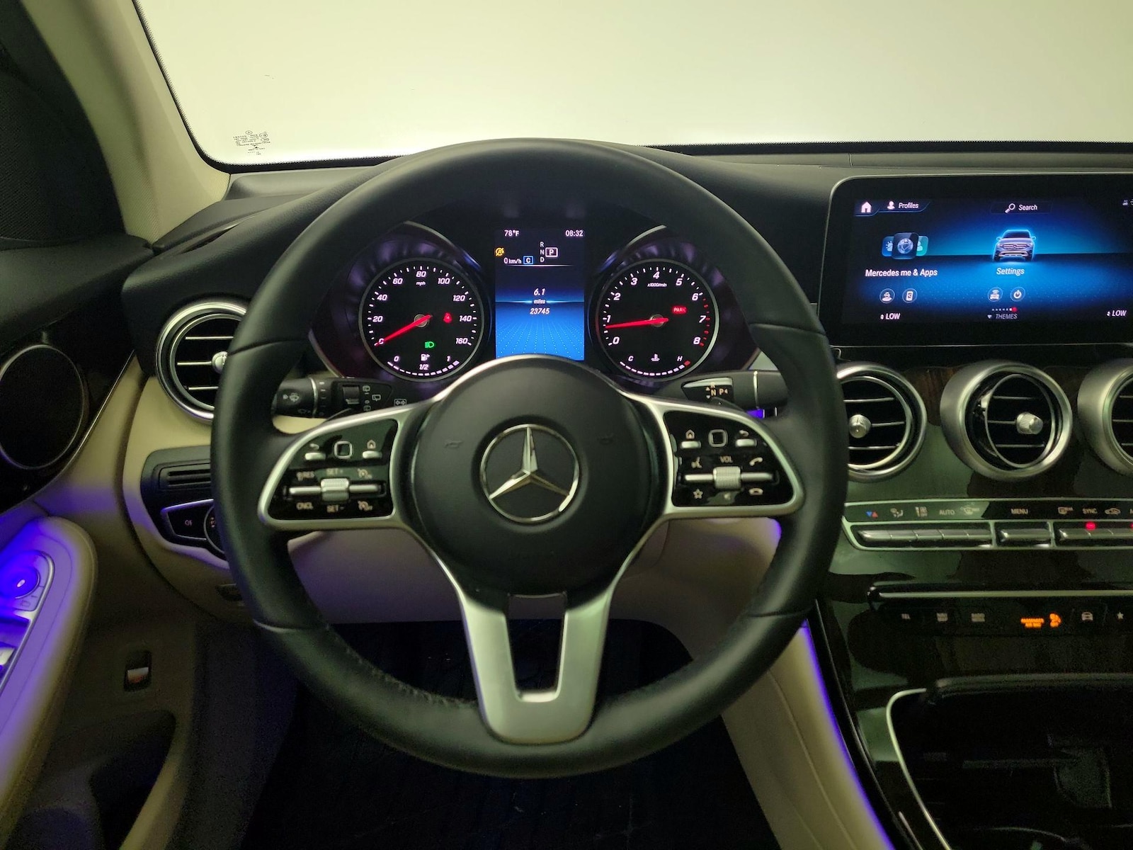 2022 Mercedes-Benz GLC GLC300 - Photo 11