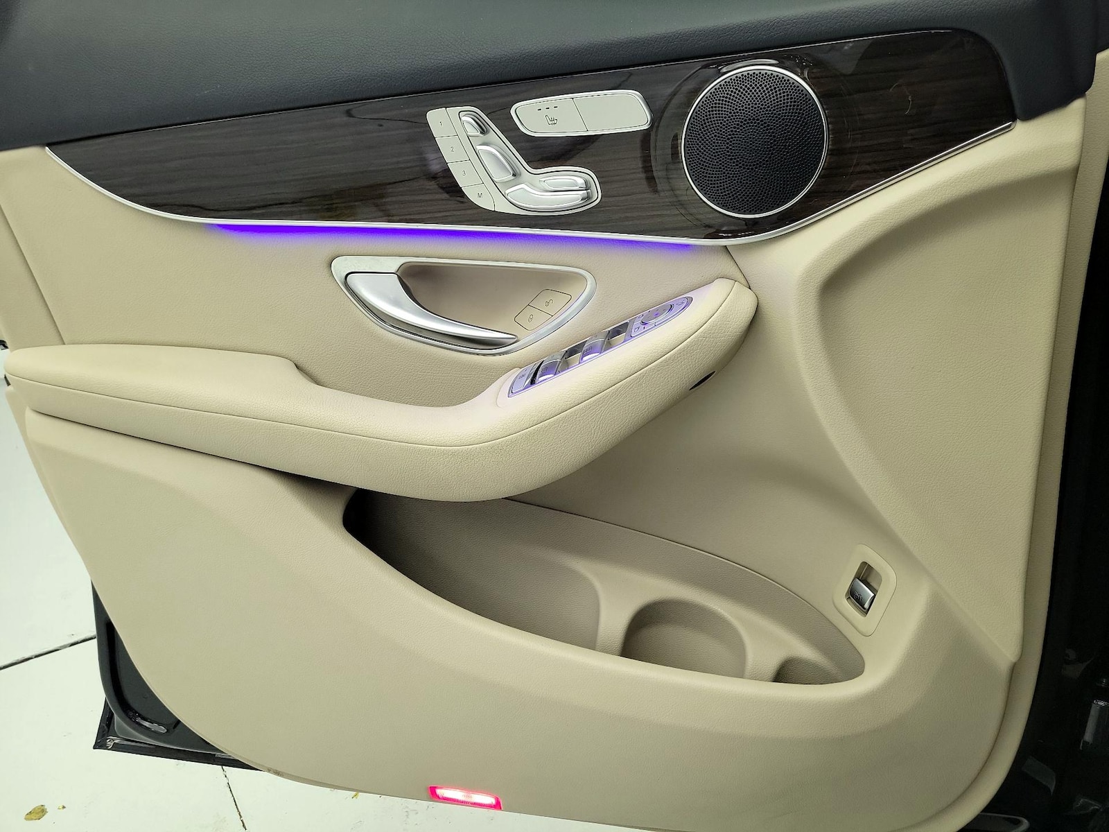 2022 Mercedes-Benz GLC GLC300 - Photo 13