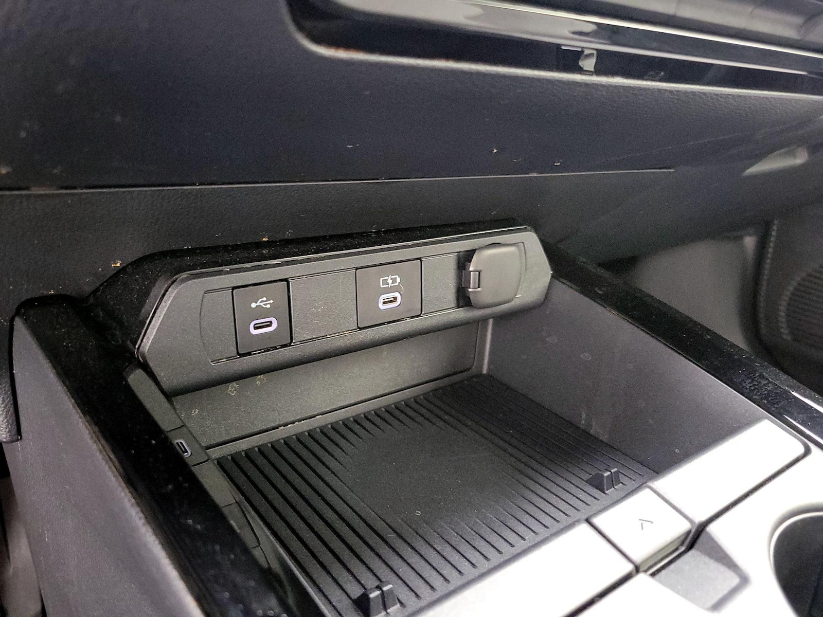 2025 Toyota Prius LE - Photo 20
