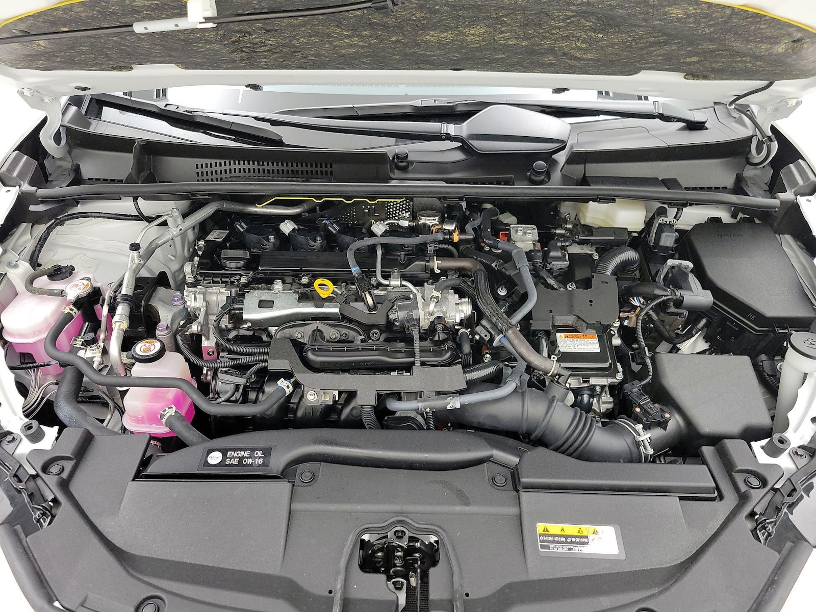 2025 Toyota Prius LE - Photo 23