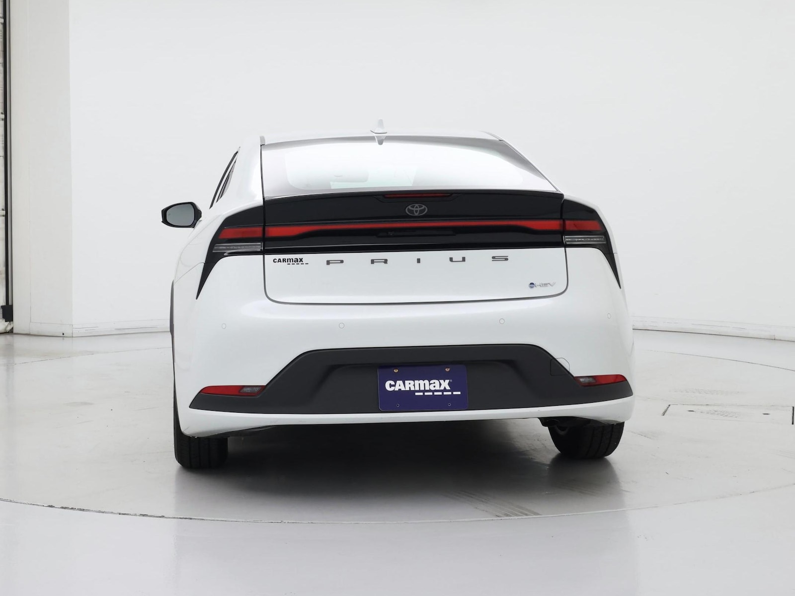2025 Toyota Prius LE - Photo 7