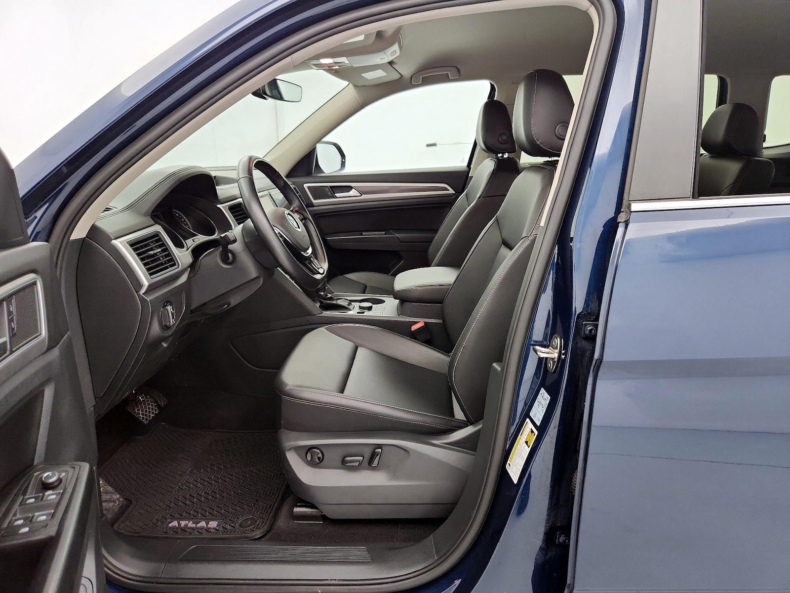 2018 Volkswagen Atlas SE w/Tech - Photo 12