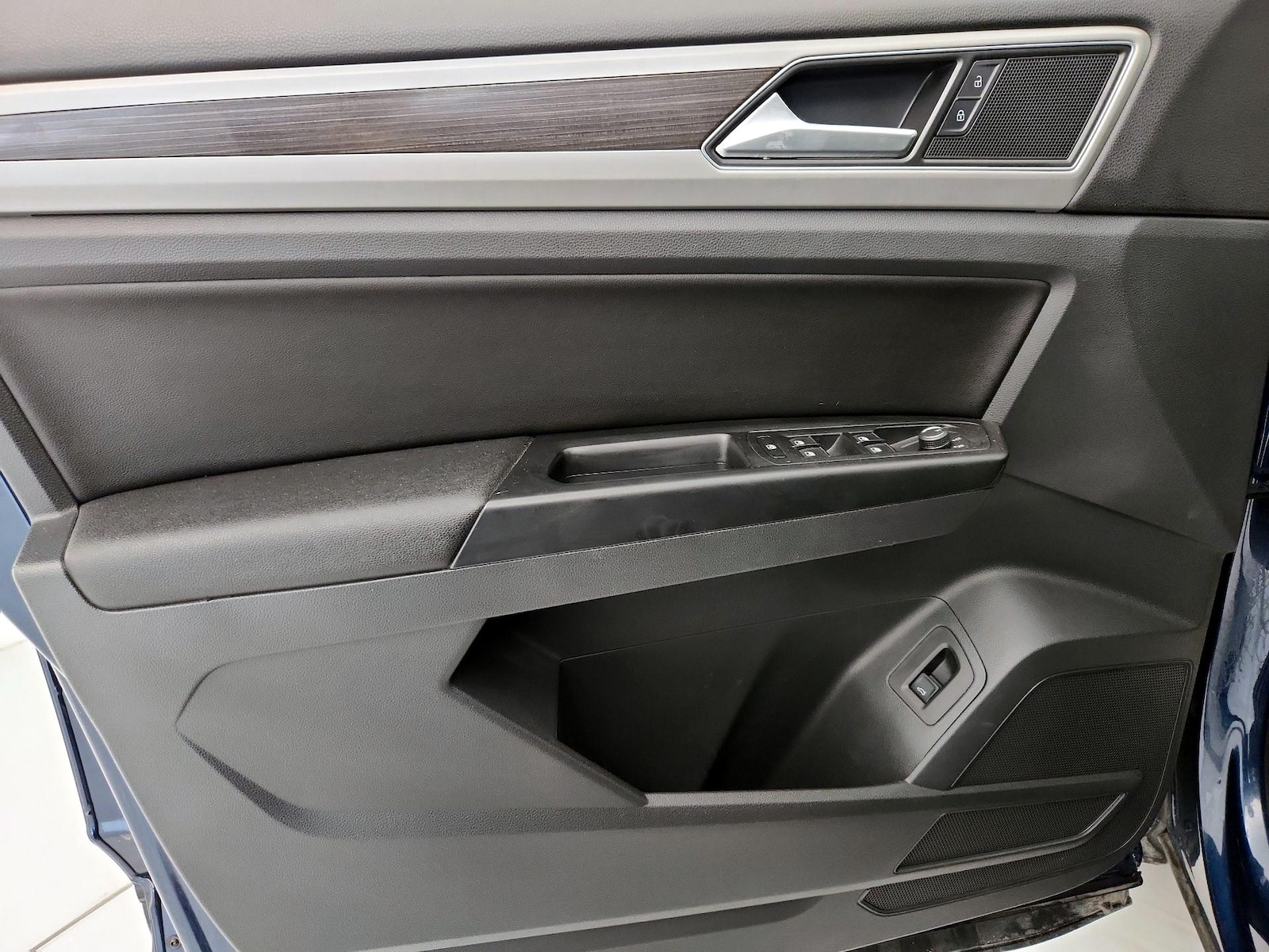 2018 Volkswagen Atlas SE w/Tech - Photo 13