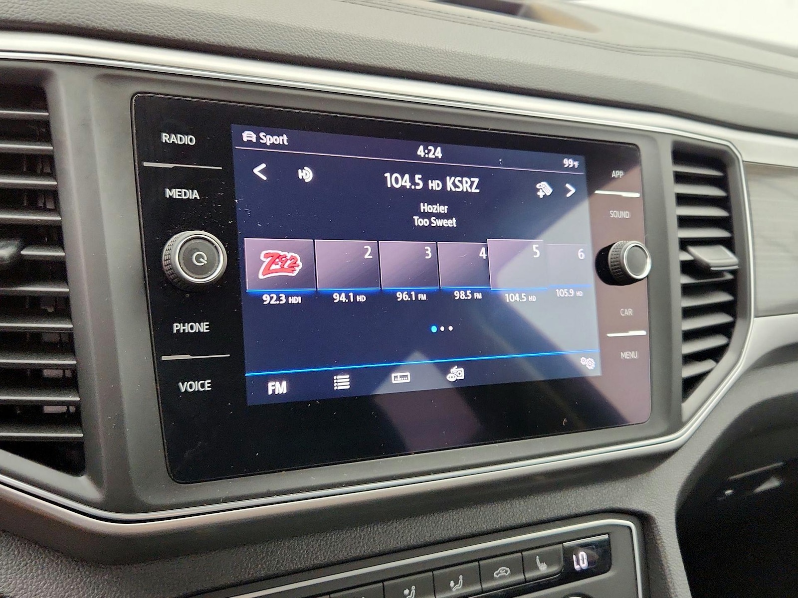 2018 Volkswagen Atlas SE w/Tech - Photo 16