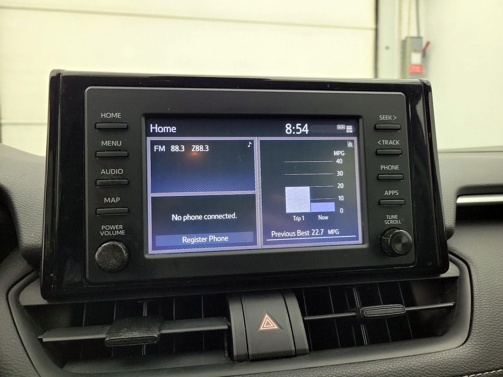 2019 Toyota RAV4 LE - Photo 16