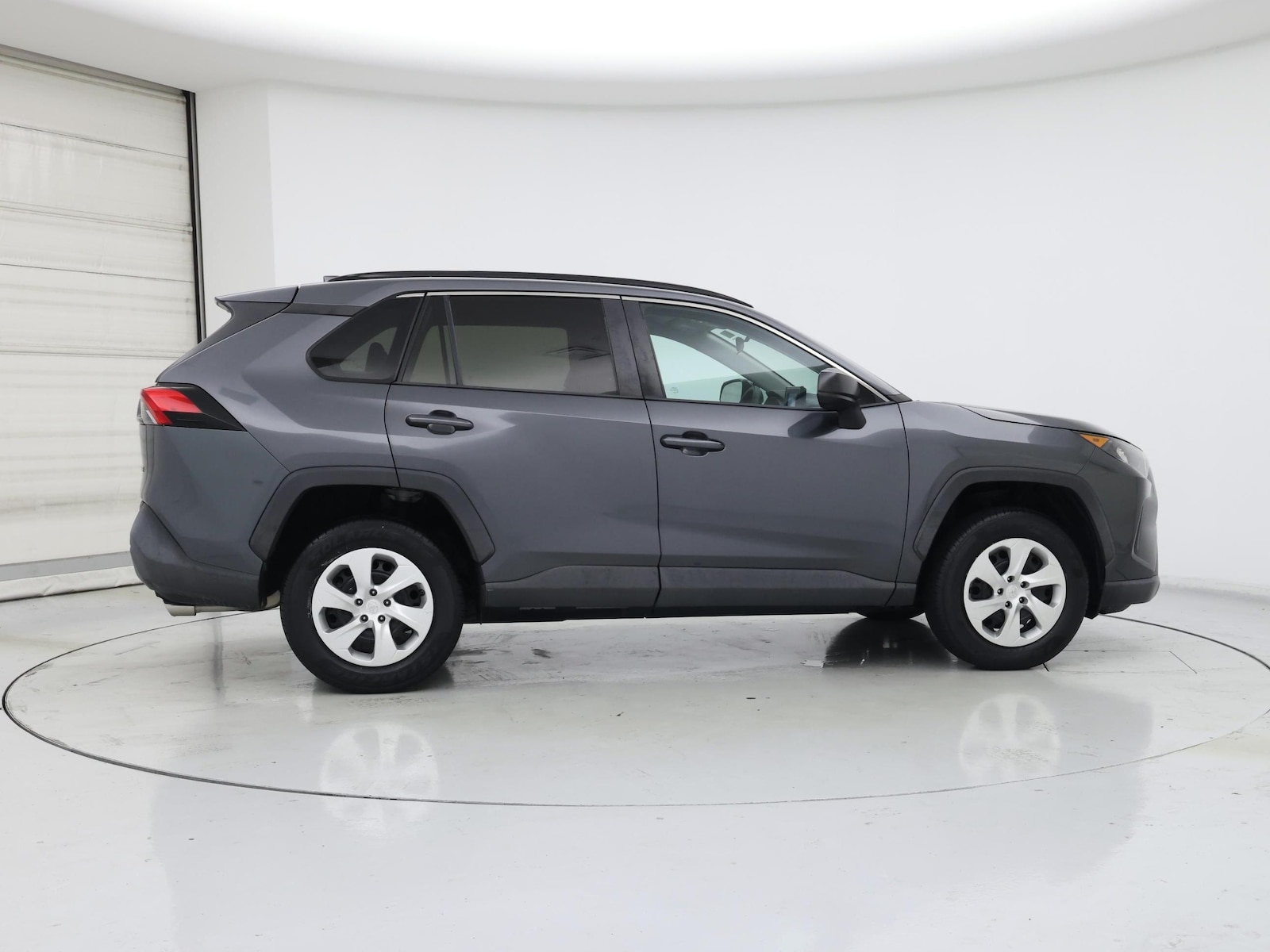 2019 Toyota RAV4 LE - Photo 8