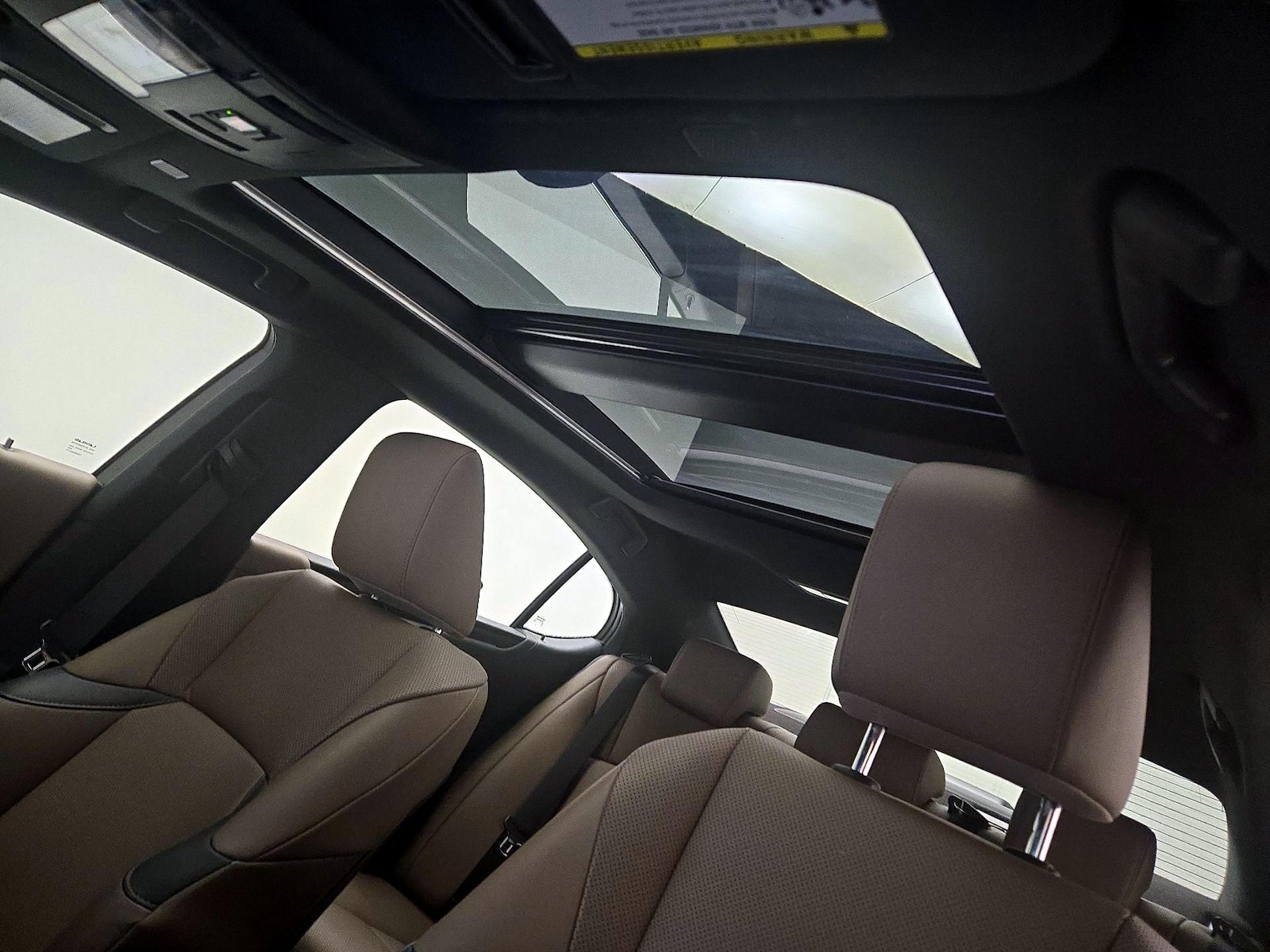 2025 Lexus ES 350 - Photo 21