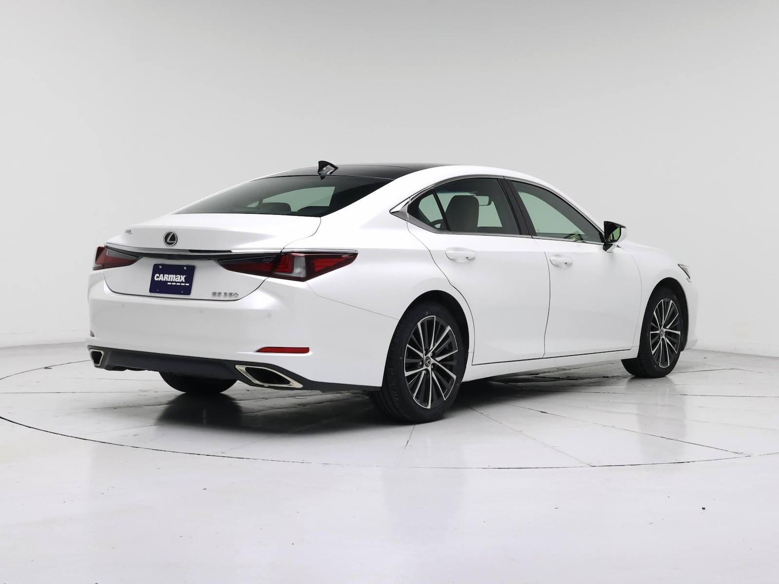 2025 Lexus ES 350 - Photo 9