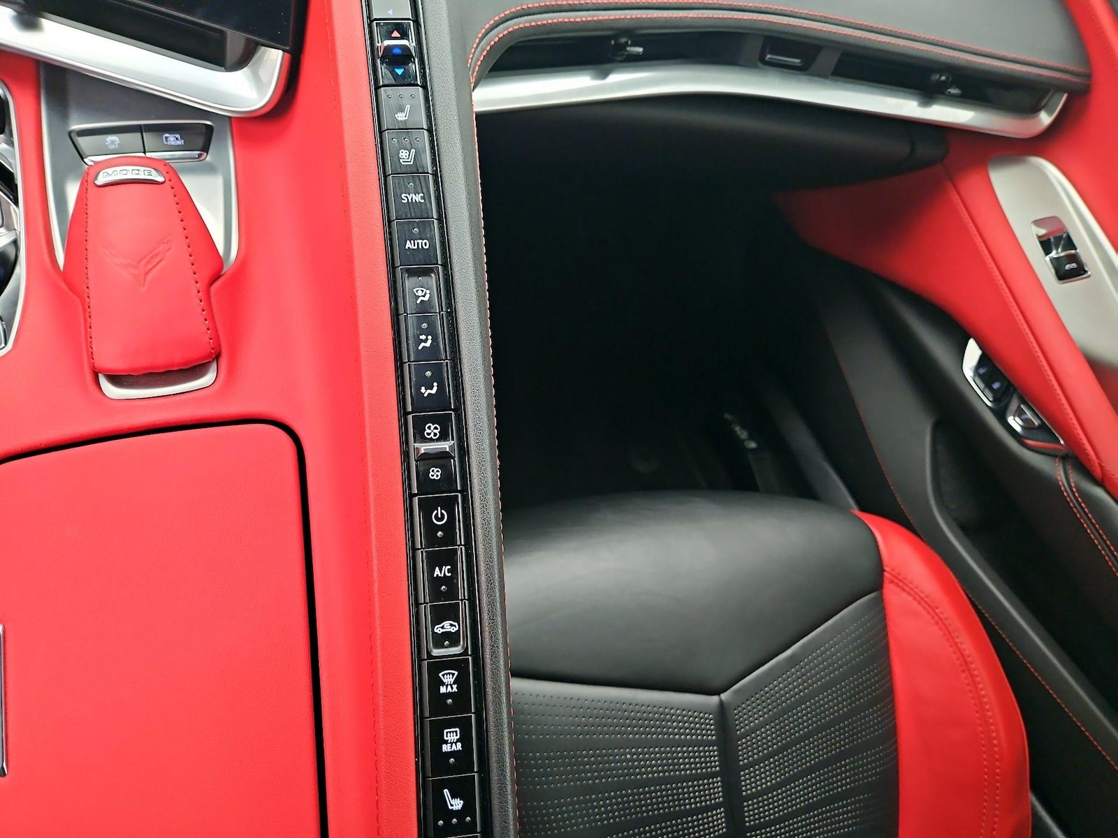 2023 Chevrolet Corvette 2LT - Photo 18