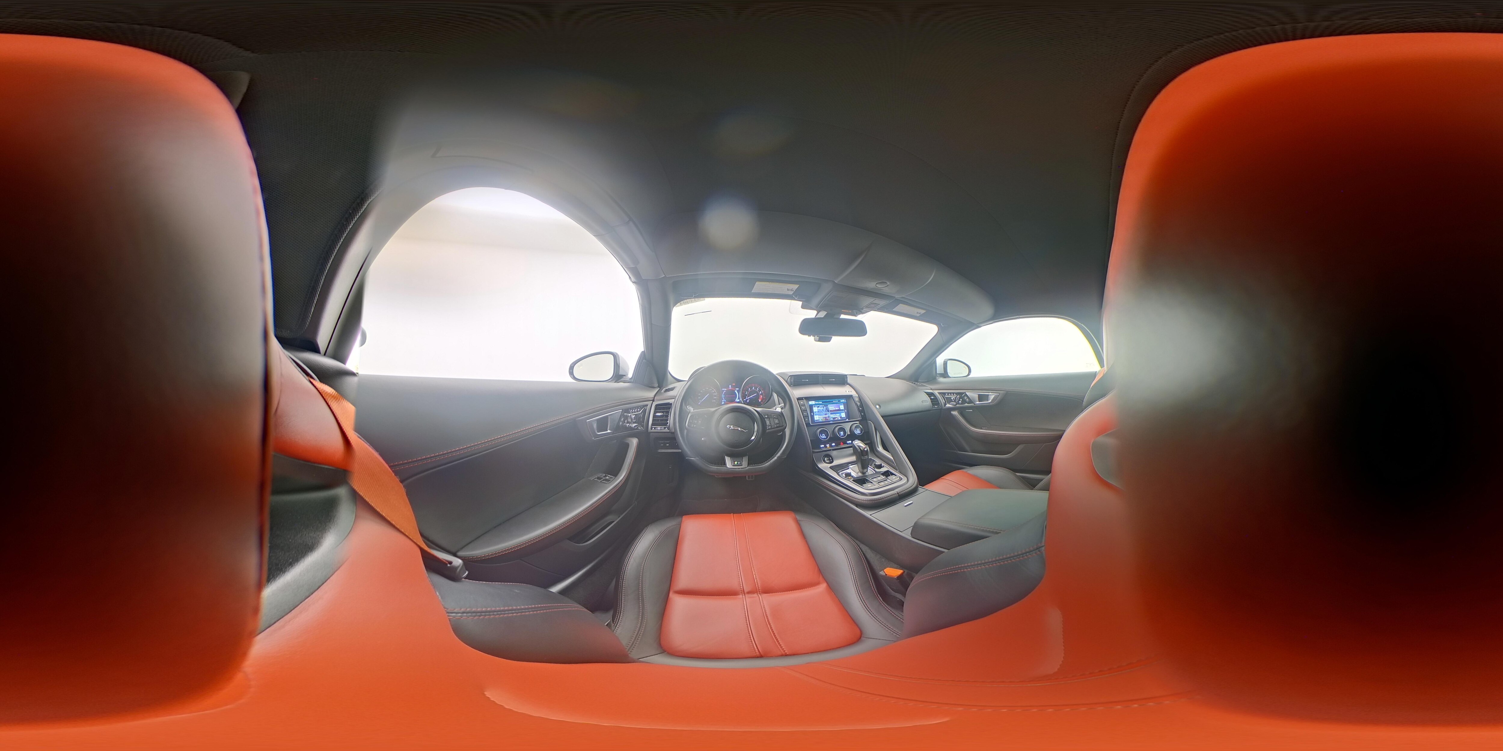 2017 Jaguar F-TYPE R - Photo 23