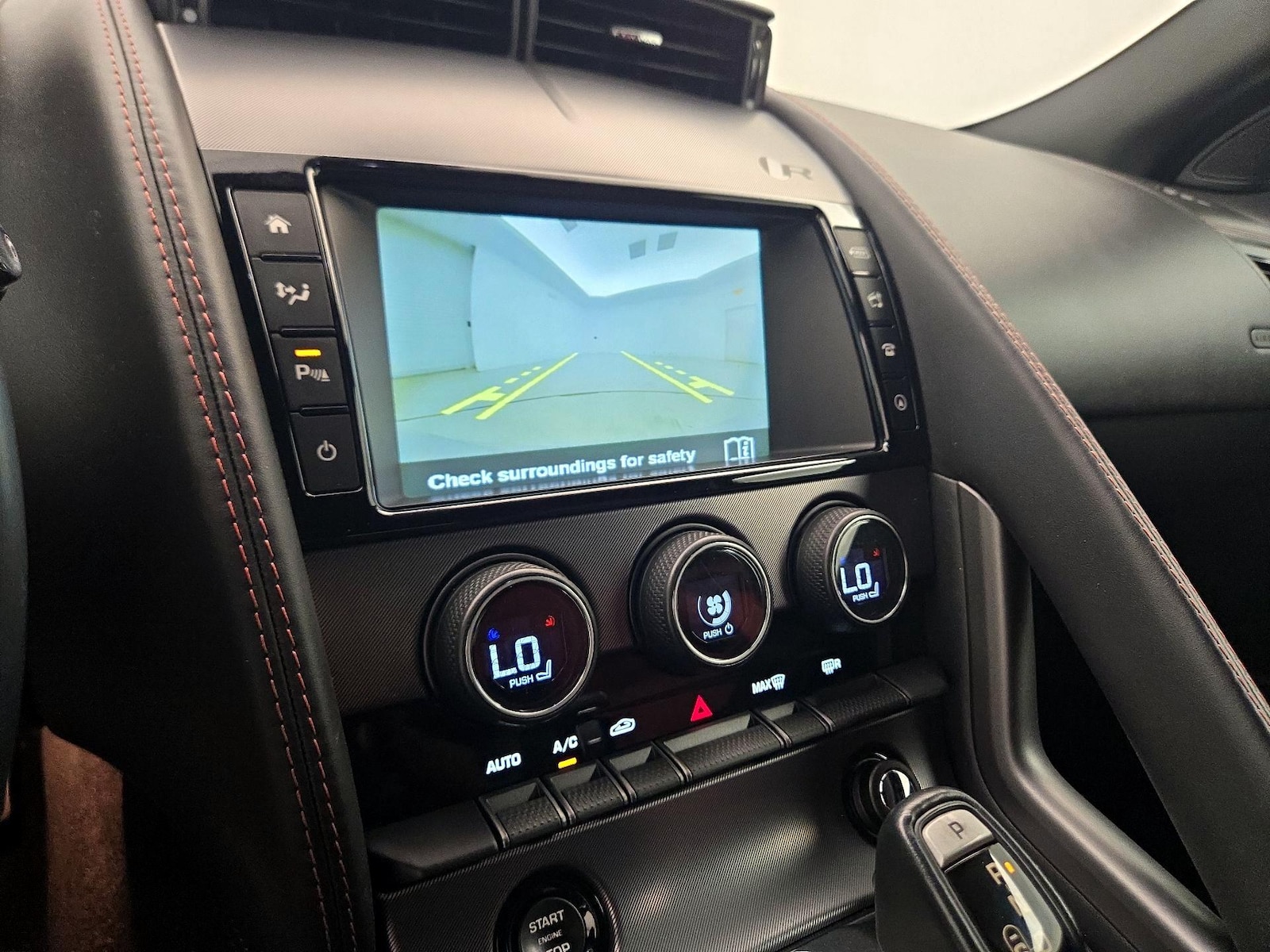 2017 Jaguar F-TYPE R - Photo 14