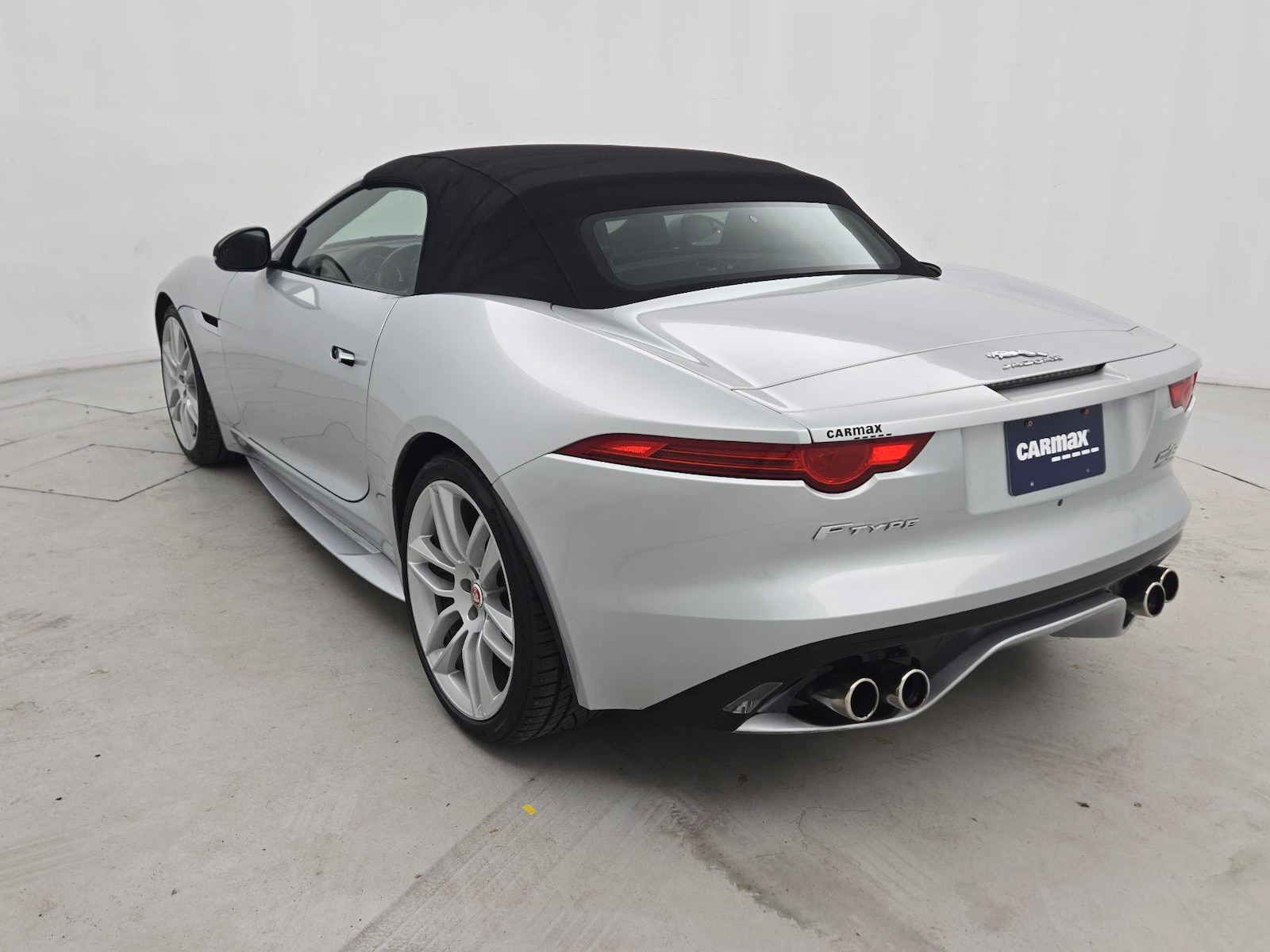 2017 Jaguar F-TYPE R - Photo 7
