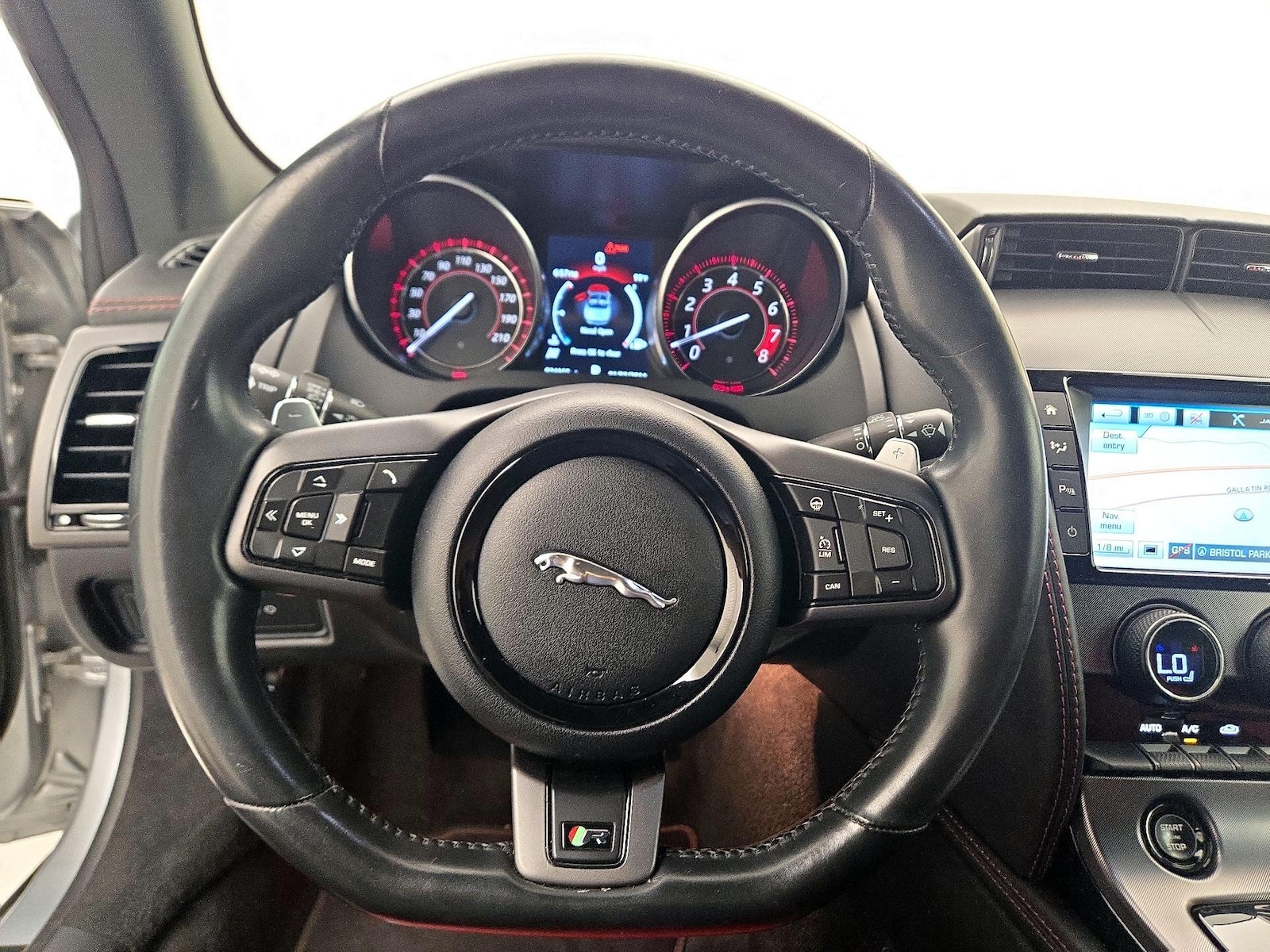2017 Jaguar F-TYPE R - Photo 9