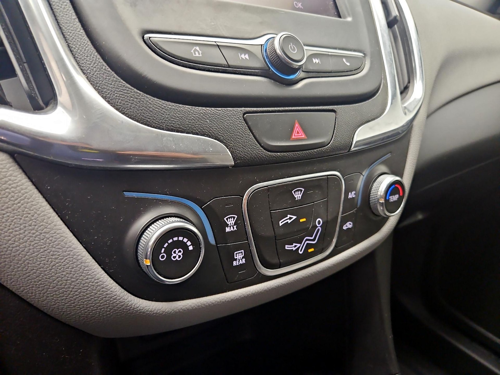 2020 Chevrolet Equinox LT - Photo 17