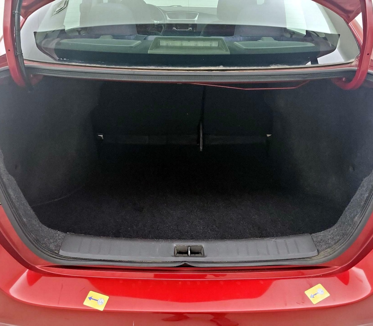 Trunk/Cargo (Seats Up)