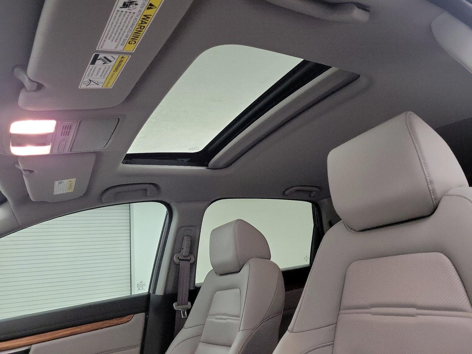Sunroof(s) & Overhead Airbags