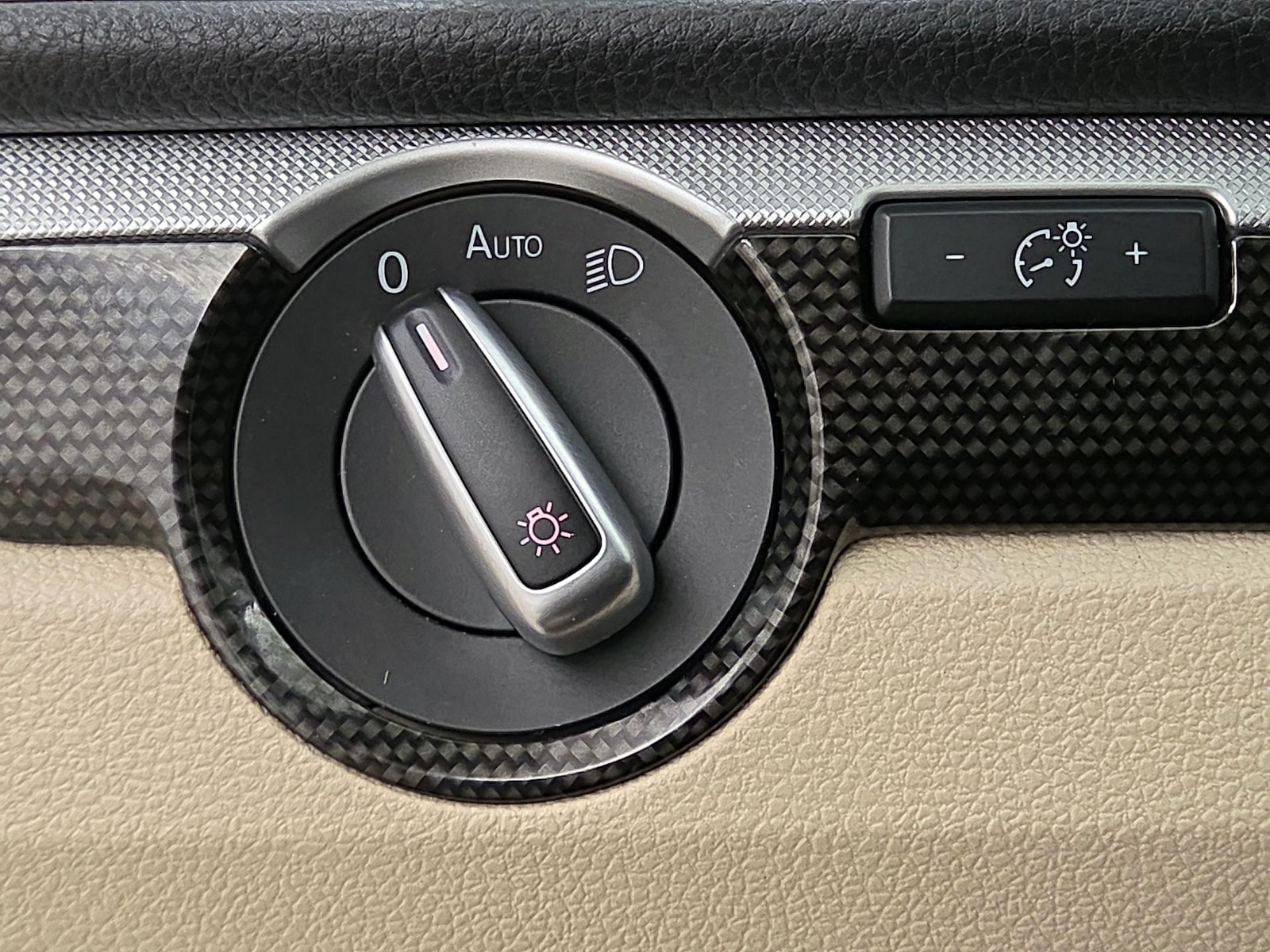 2019 Volkswagen Passat SE R-Line - Photo 14