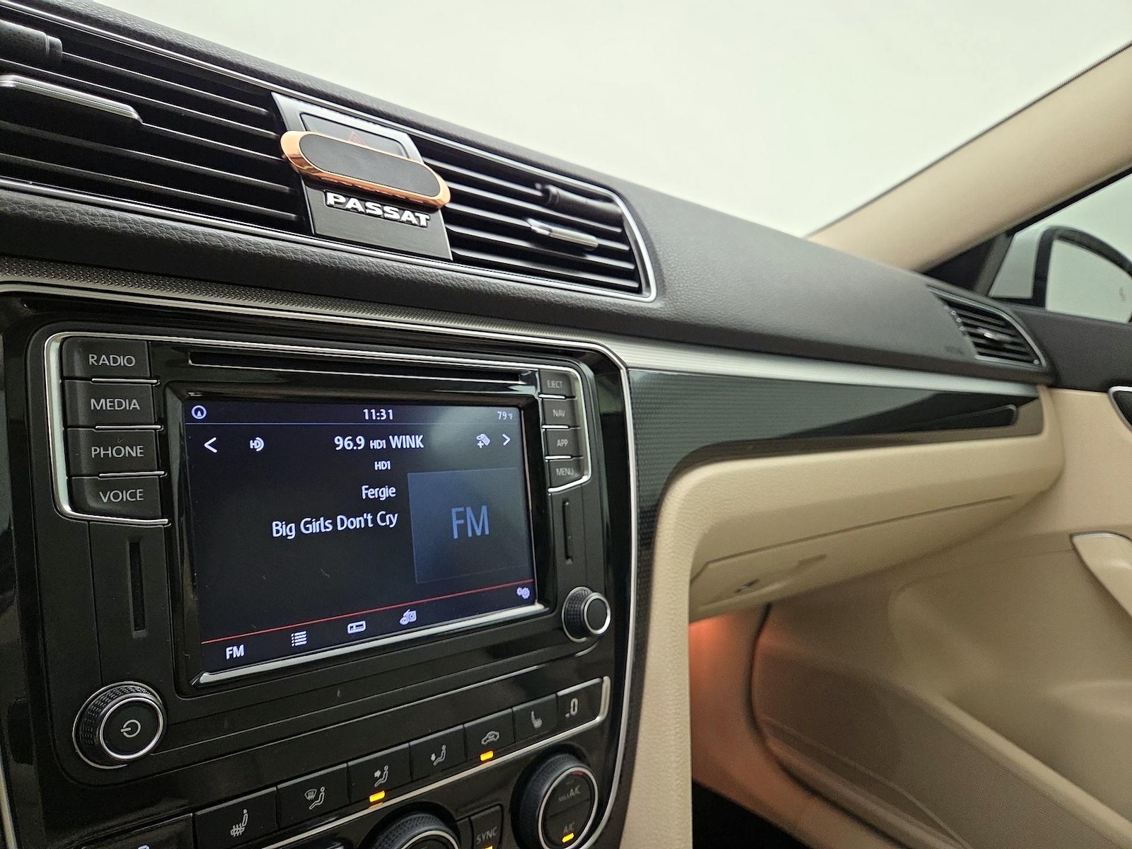 2019 Volkswagen Passat SE R-Line - Photo 17