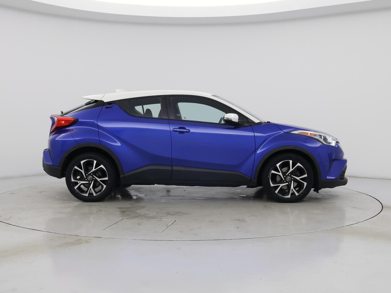 2019 Toyota C-HR XLE - Photo 8
