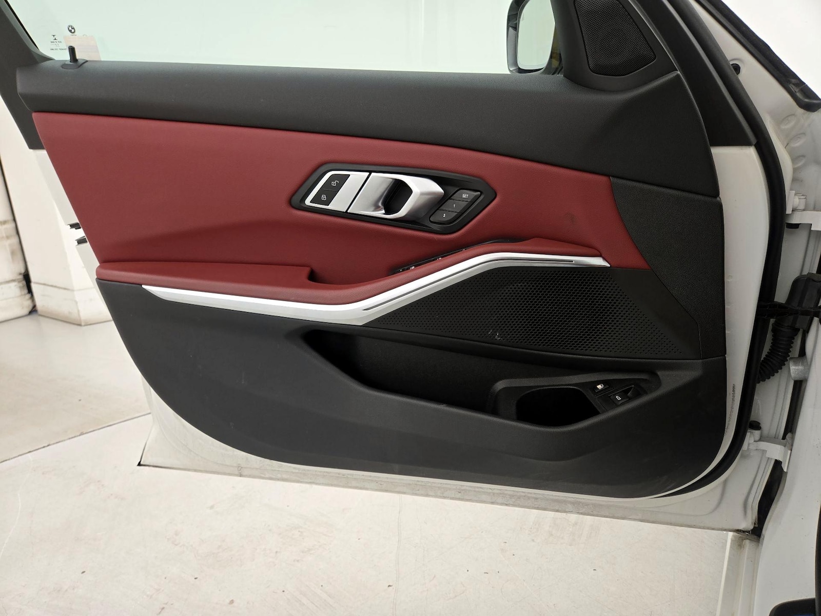 2023 BMW 3 Series 330e - Photo 13