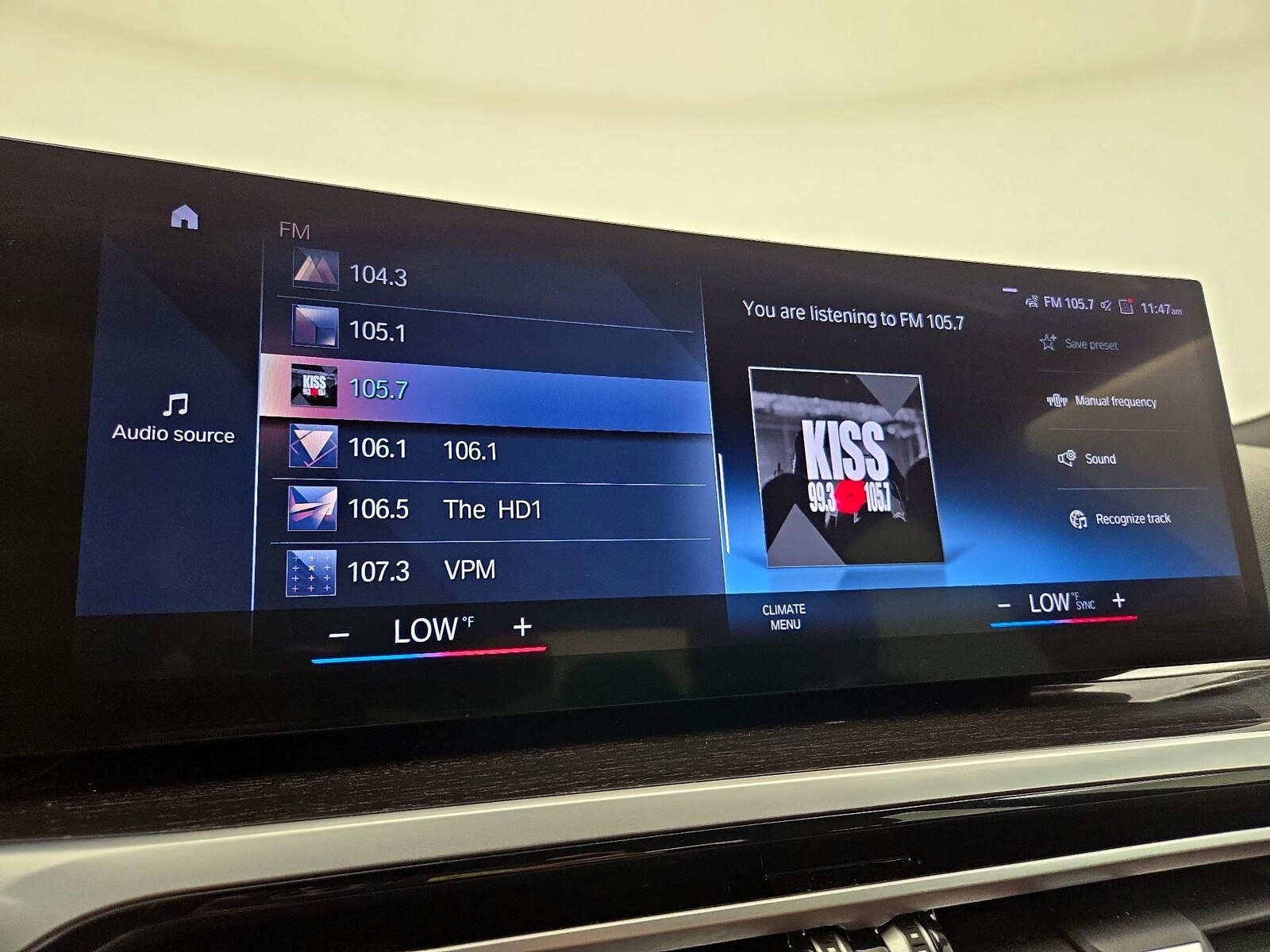 2023 BMW 3 Series 330e - Photo 17