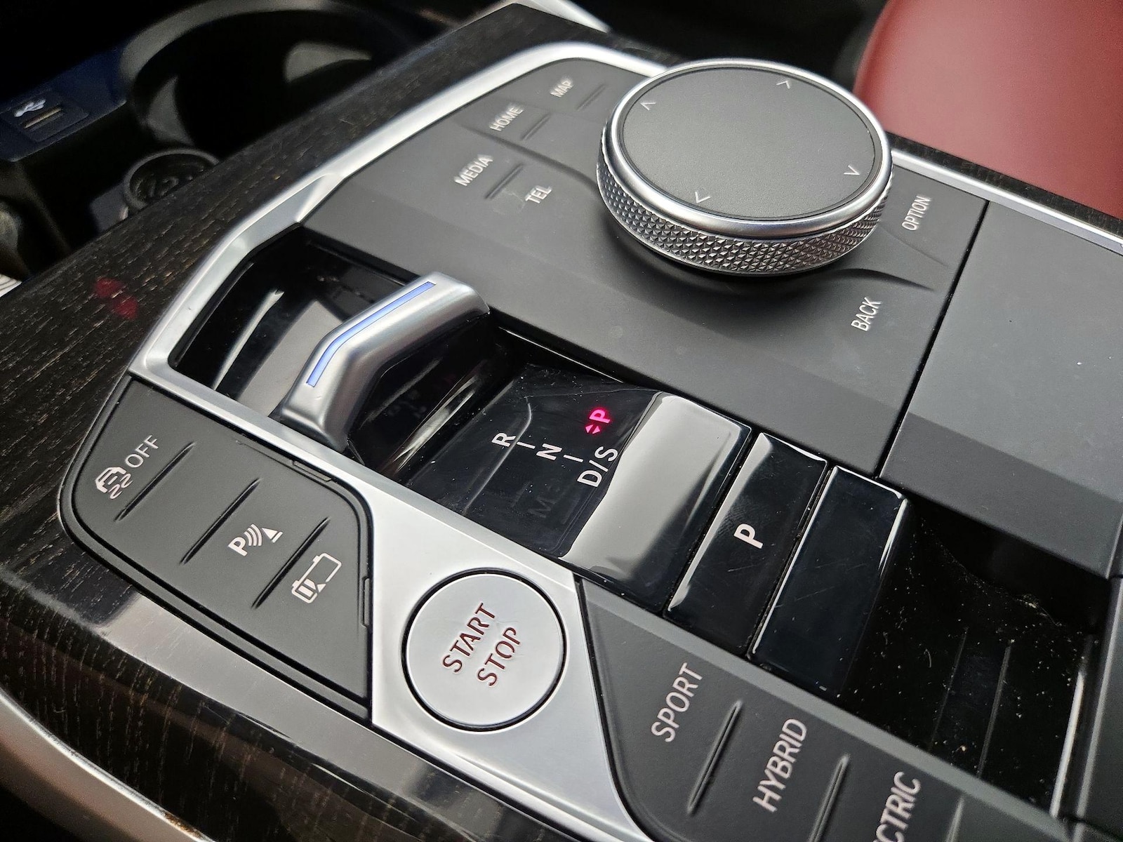 2023 BMW 3 Series 330e - Photo 19